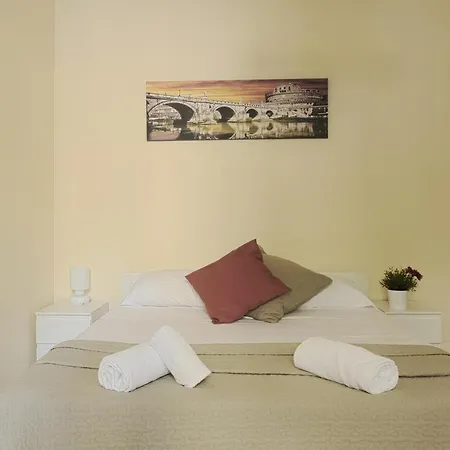 Al Colosseo 8 Bed & Breakfast Rome Exterior photo